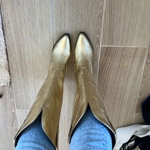 Gold cowgirl boots! Size 10! BRAND NEW from local boutique.